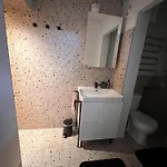 Meja شقة كاوناس